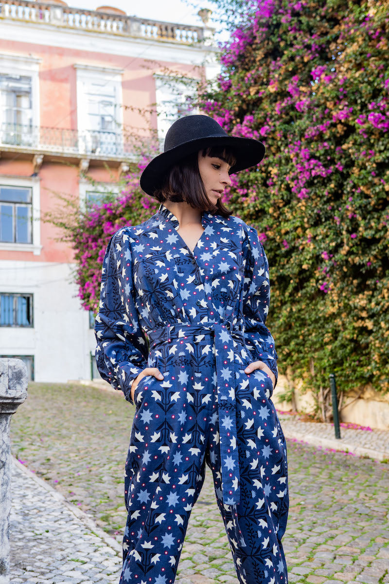 FLOWERS BLUE